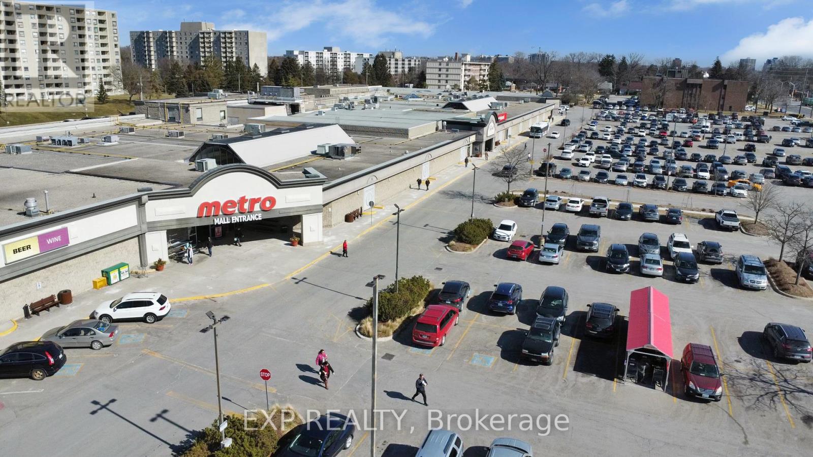 12 - 301 OXFORD STREET W Property Photo 1