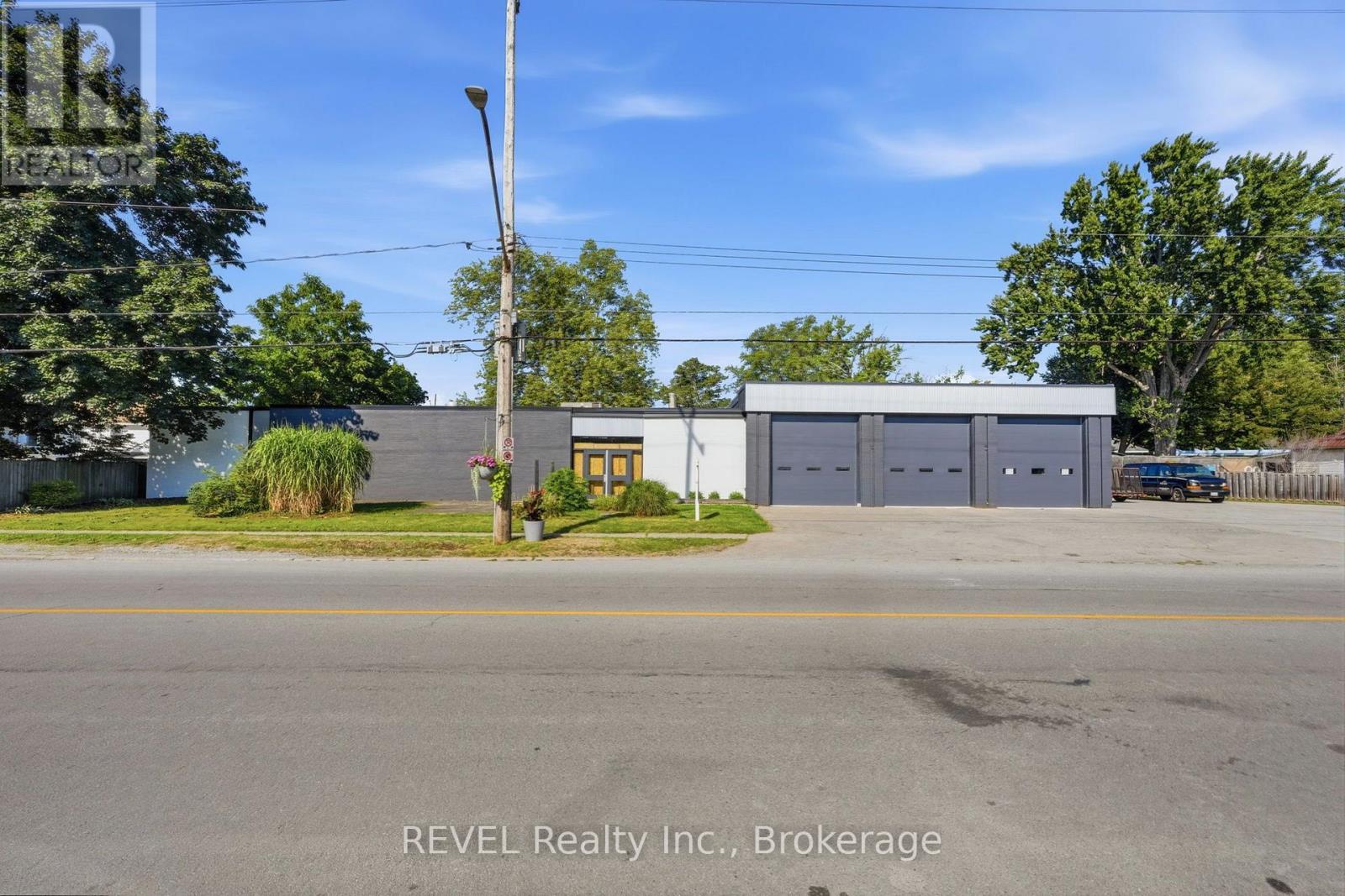271 Ridgeway Road Property Photo 4