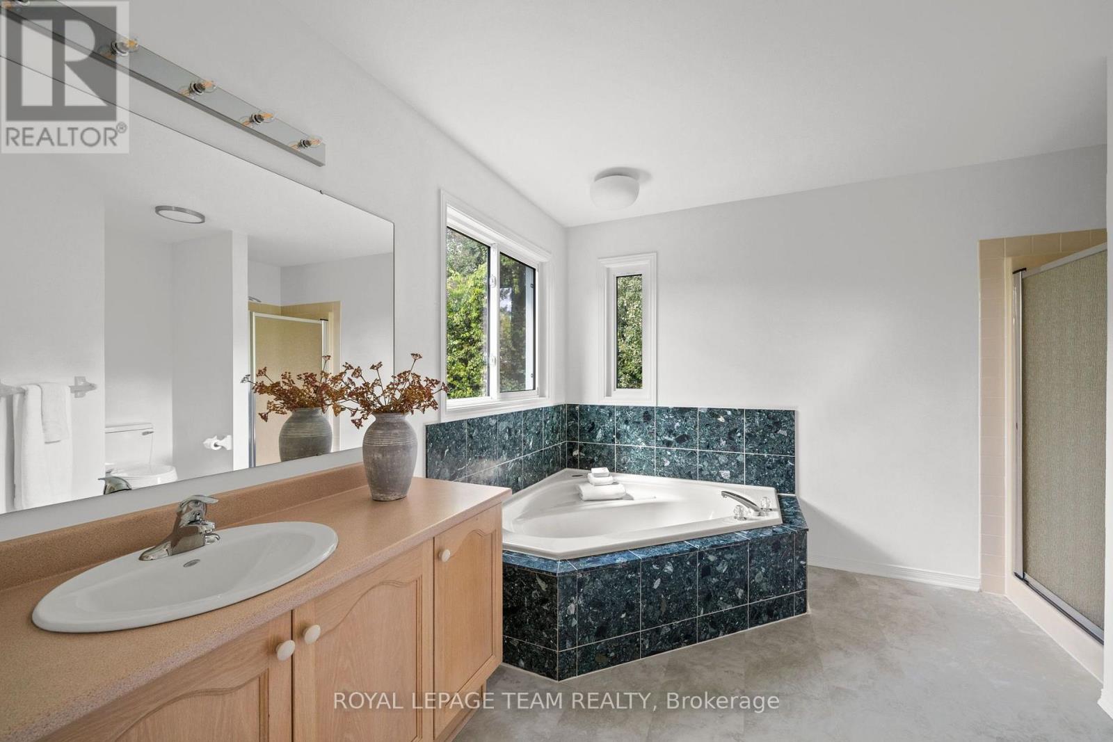 77 Sherring Court Property Photo 28