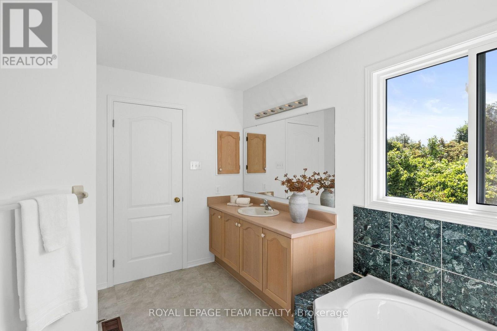 77 Sherring Court Property Photo 30