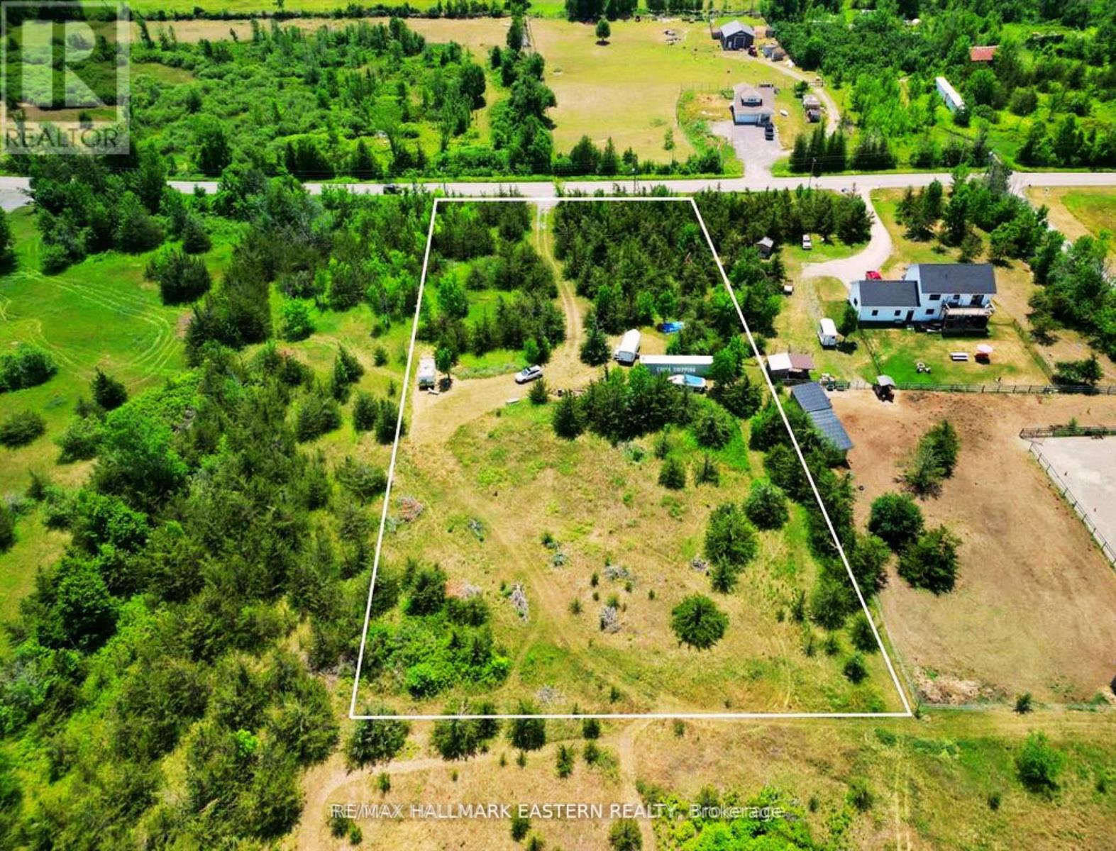 2098 13th Line E Property Photo 2