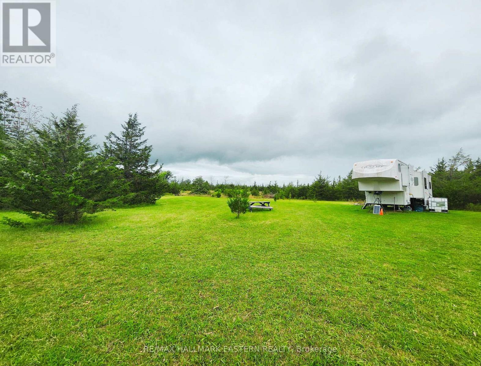 2098 13th Line E Property Photo 12