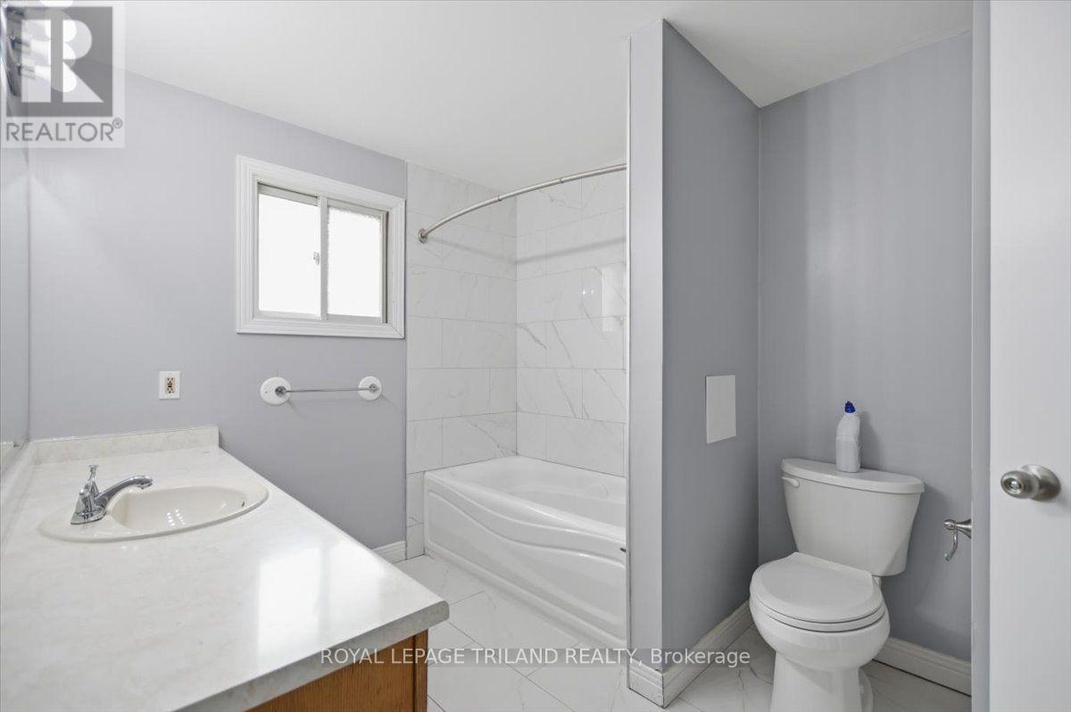 5 - 4 Chepstow Gate Property Photo 11