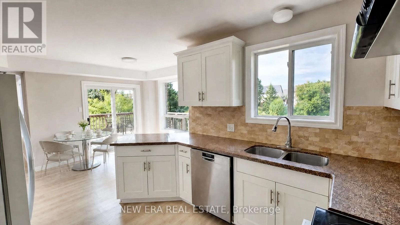 704 Brandenburg Boulevard Property Photo 8