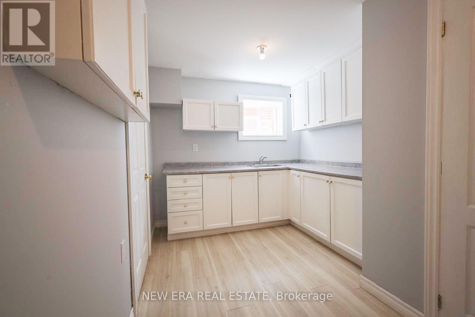 704 Brandenburg Boulevard Property Photo 19