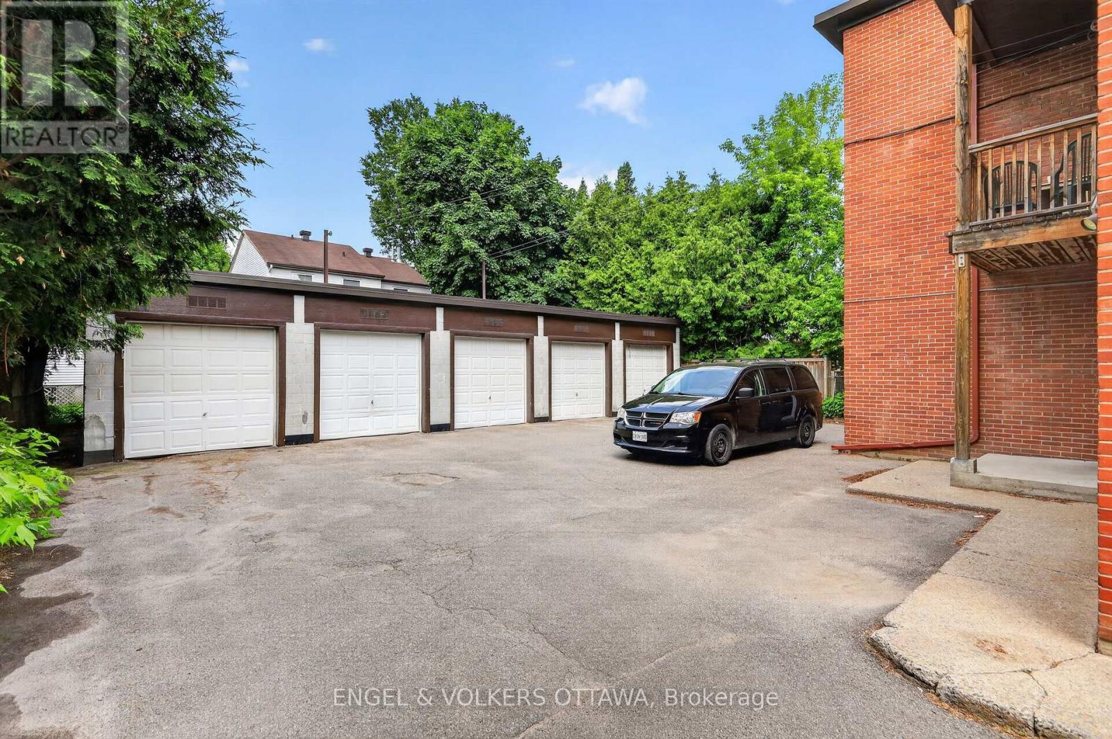 520 Hilson Avenue Property Photo 15