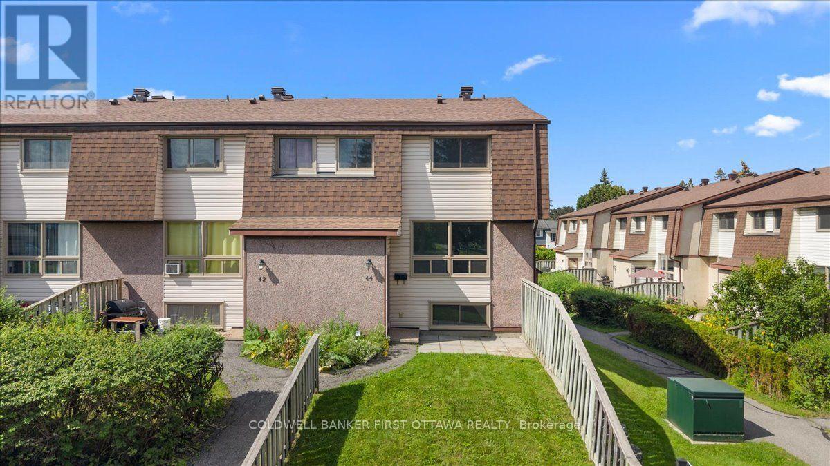 44 - 2640 Draper Avenue Property Photo 1