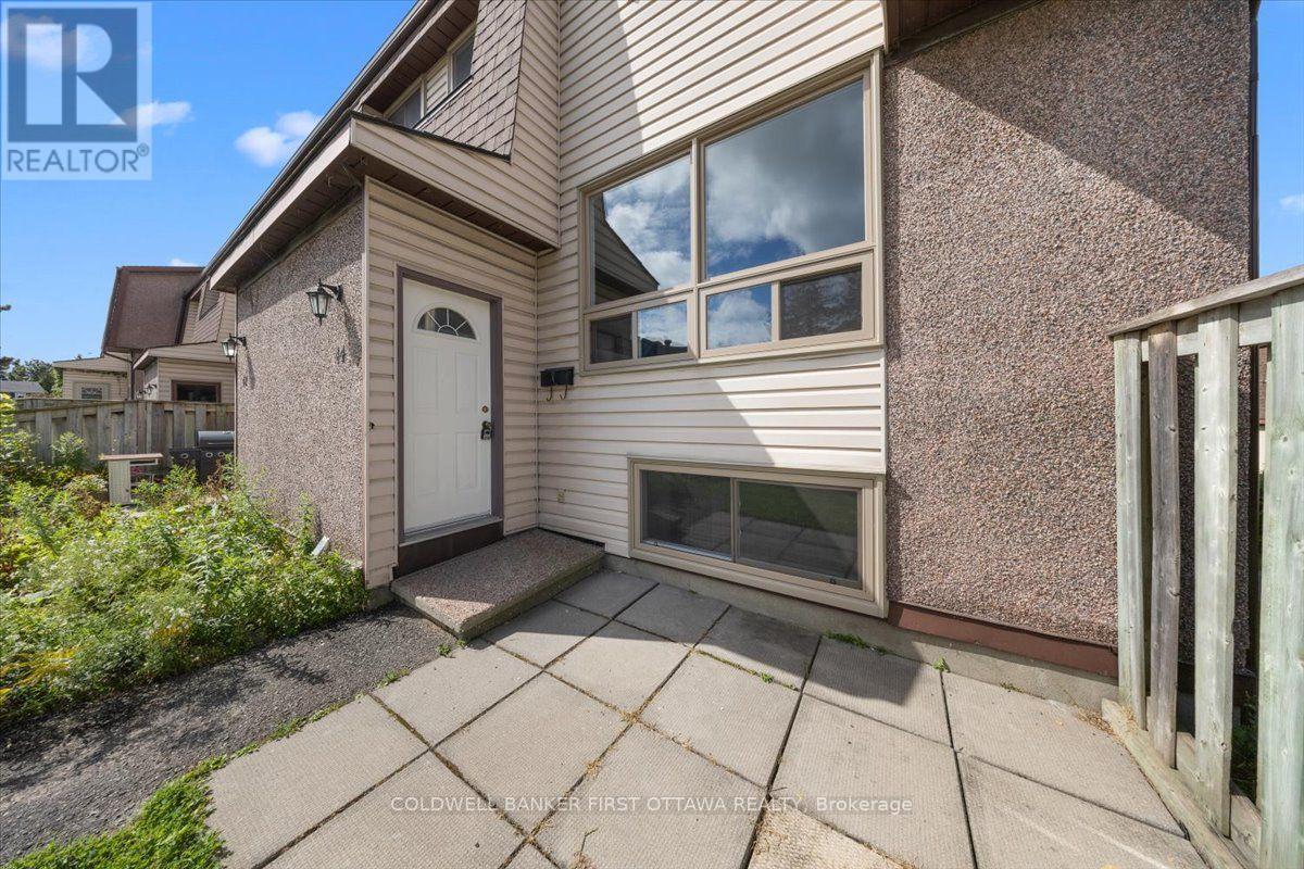 44 - 2640 Draper Avenue Property Photo 2