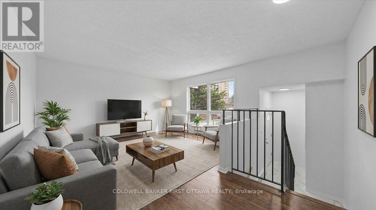 44 - 2640 Draper Avenue Property Photo 4
