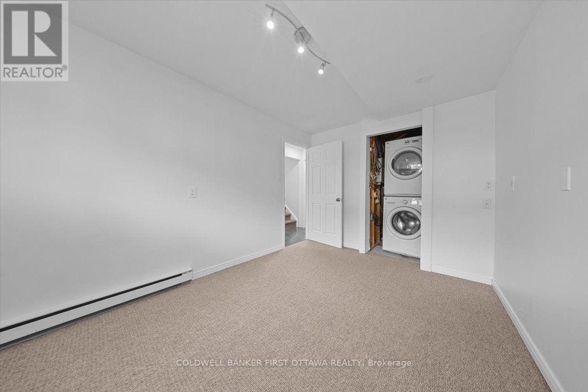 44 - 2640 Draper Avenue Property Photo 28