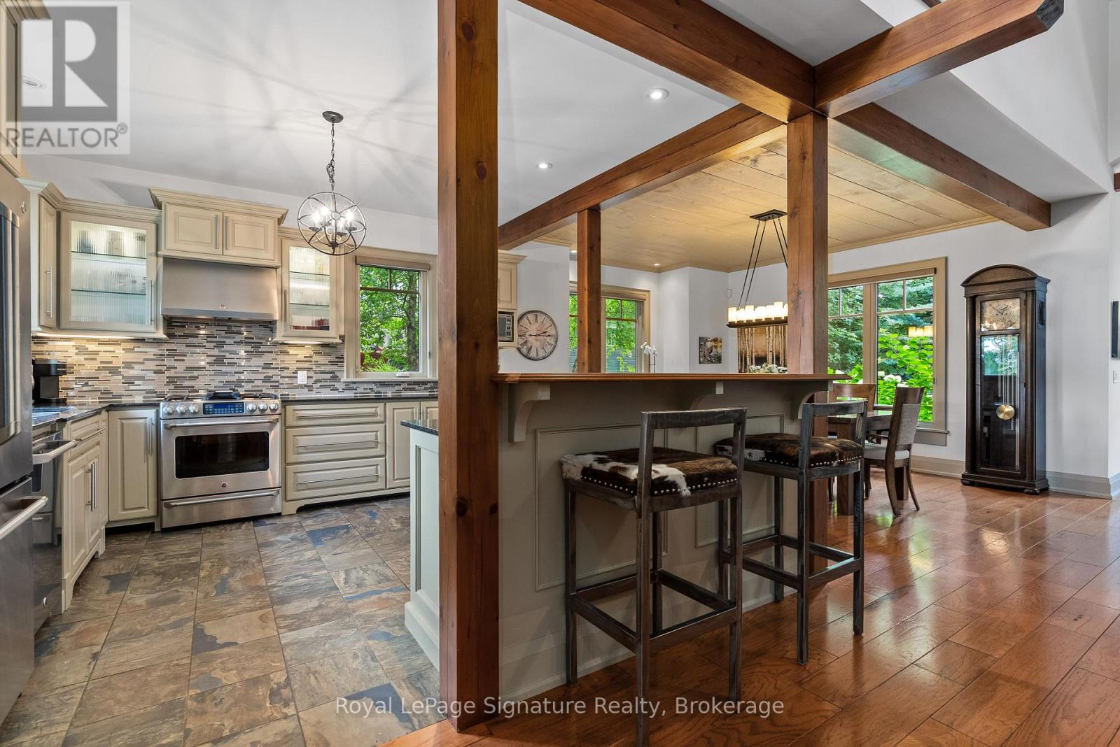 376 Sunset Boulevard Property Photo 9