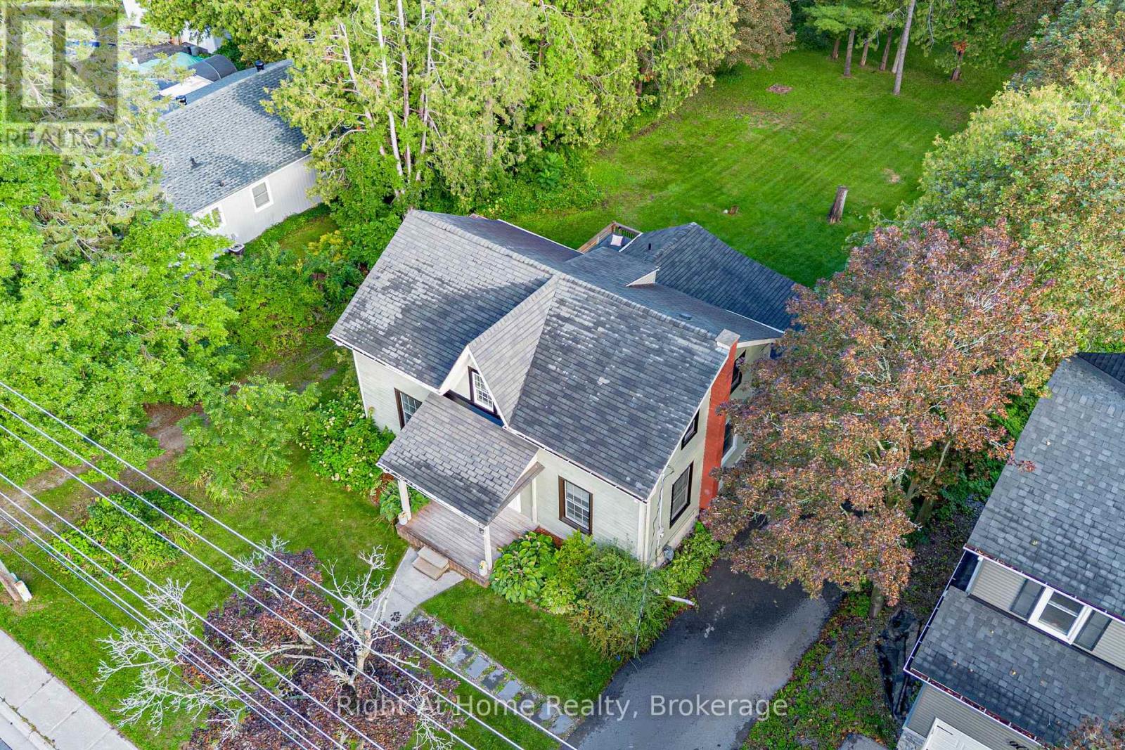 88 King Street E Property Photo 2