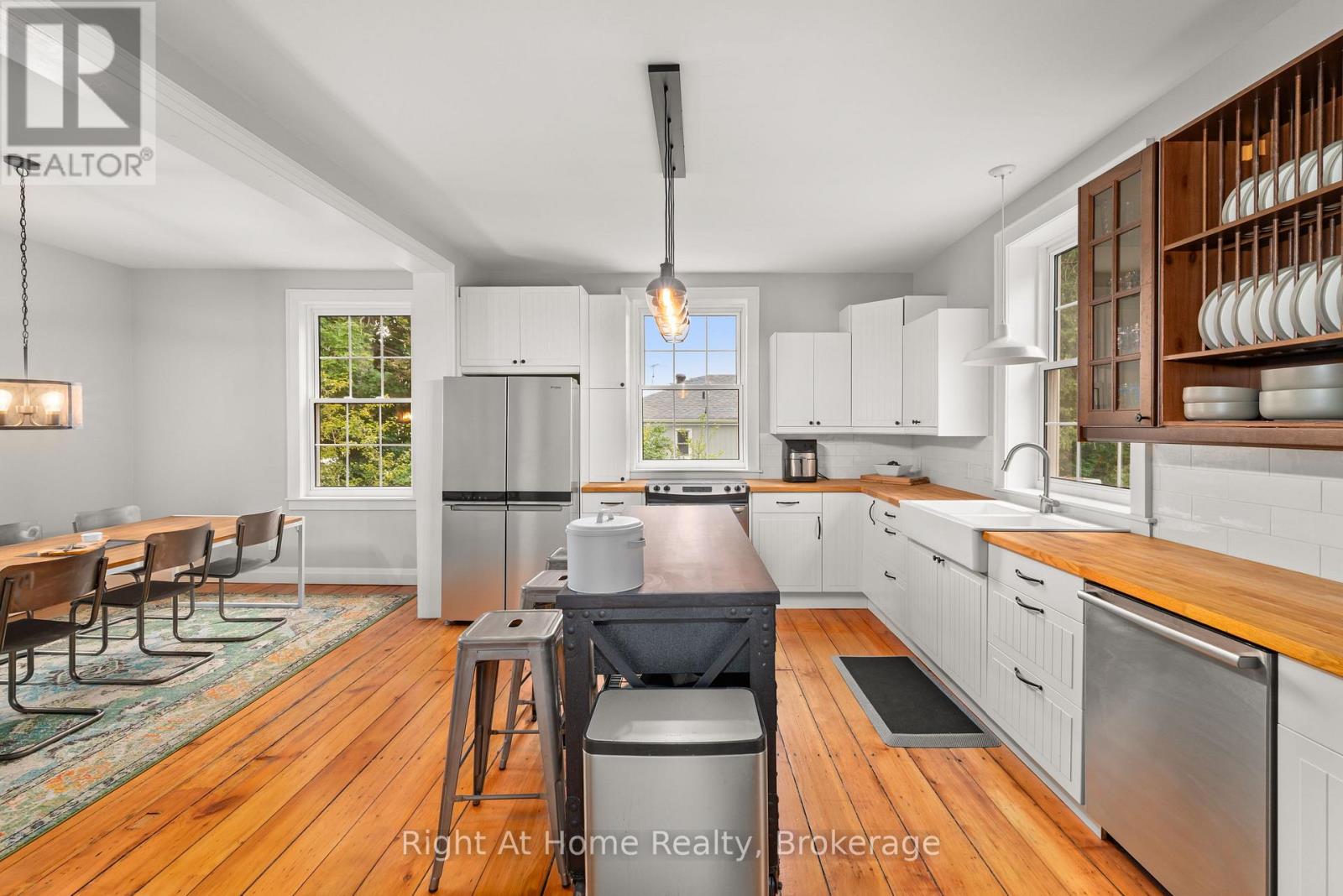 88 King Street E Property Photo 15