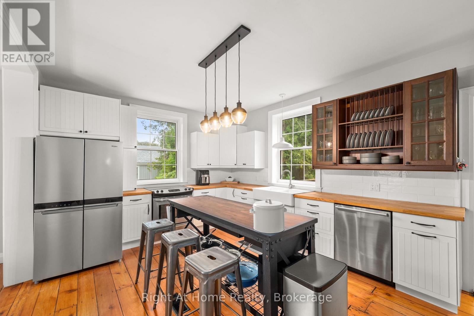 88 King Street E Property Photo 17