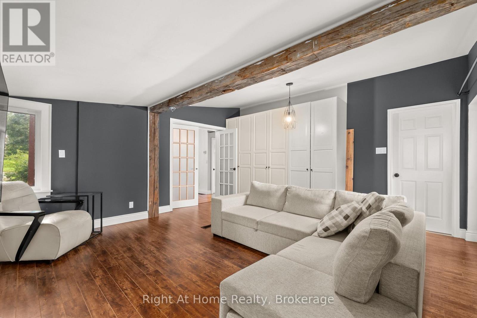 88 King Street E Property Photo 24