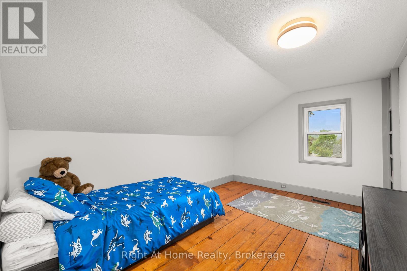 88 King Street E Property Photo 29