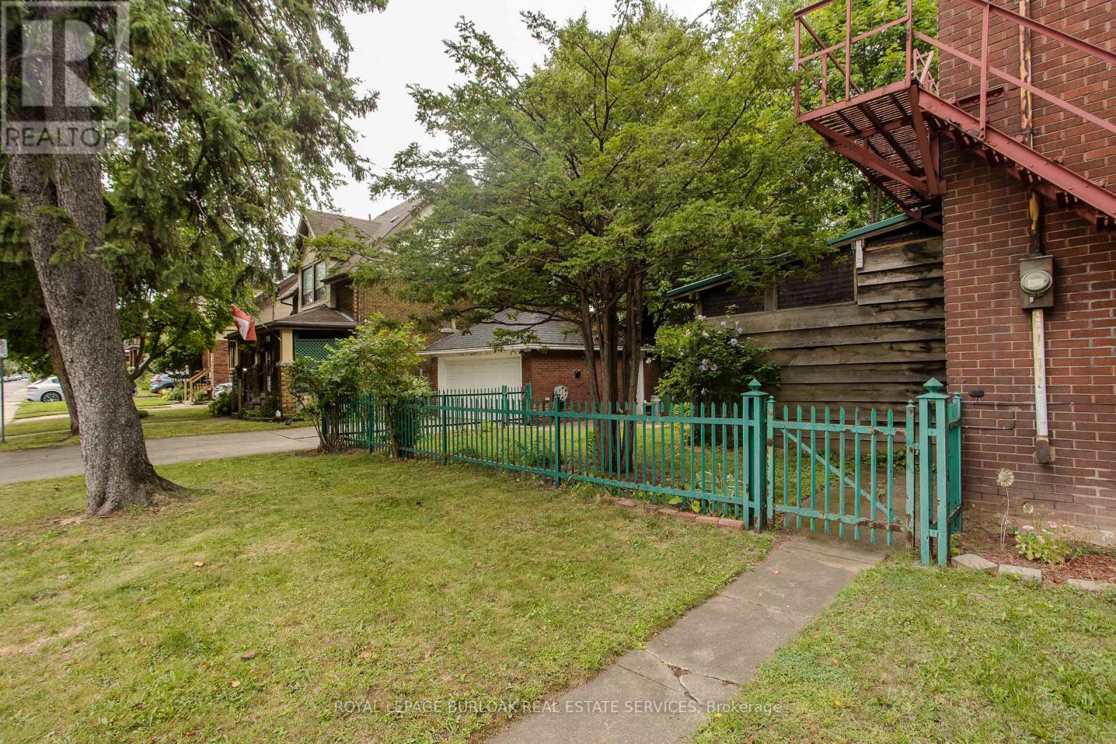1088 King Street E Property Photo 9