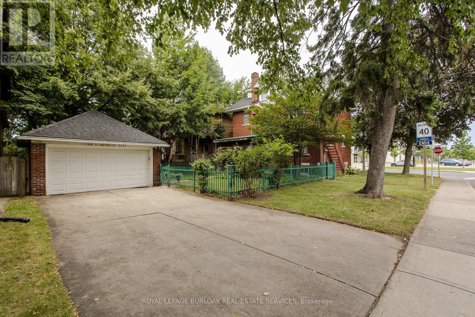1088 King Street E Property Photo 10