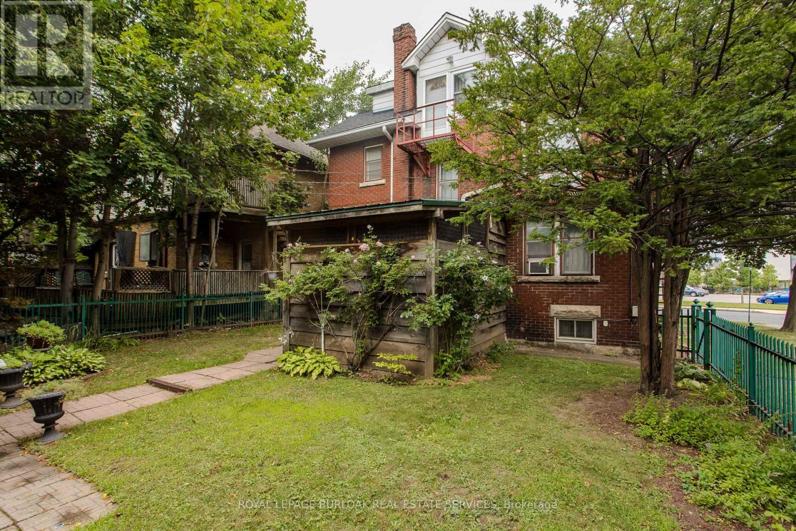 1088 King Street E Property Photo 11