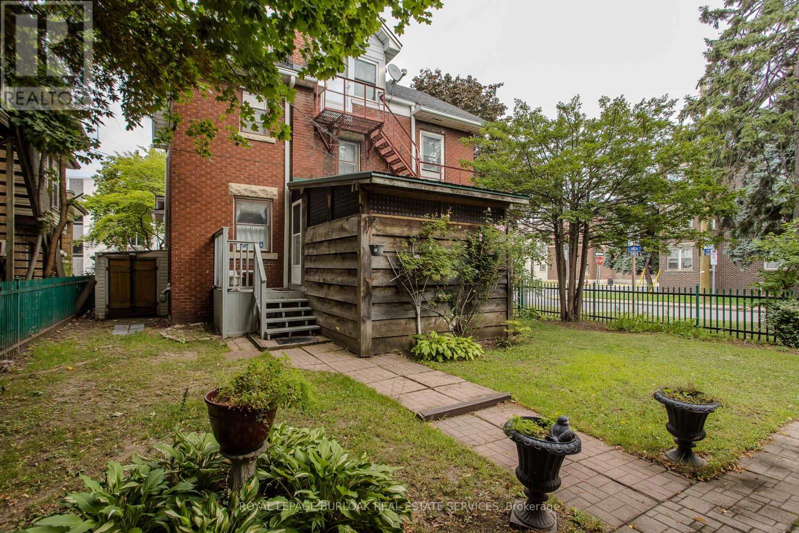 1088 King Street E Property Photo 12