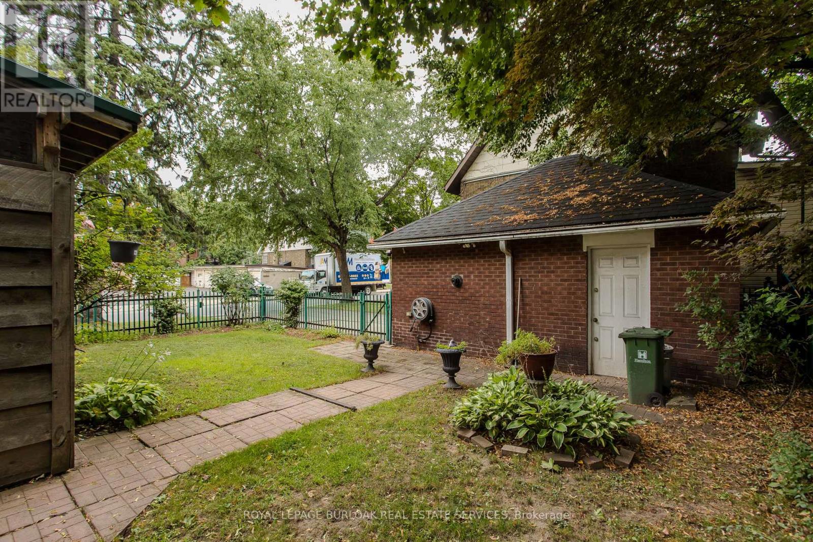 1088 King Street E Property Photo 13