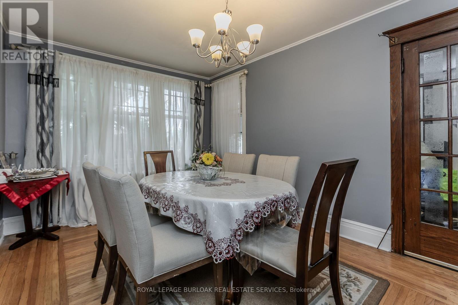 1088 King Street E Property Photo 17