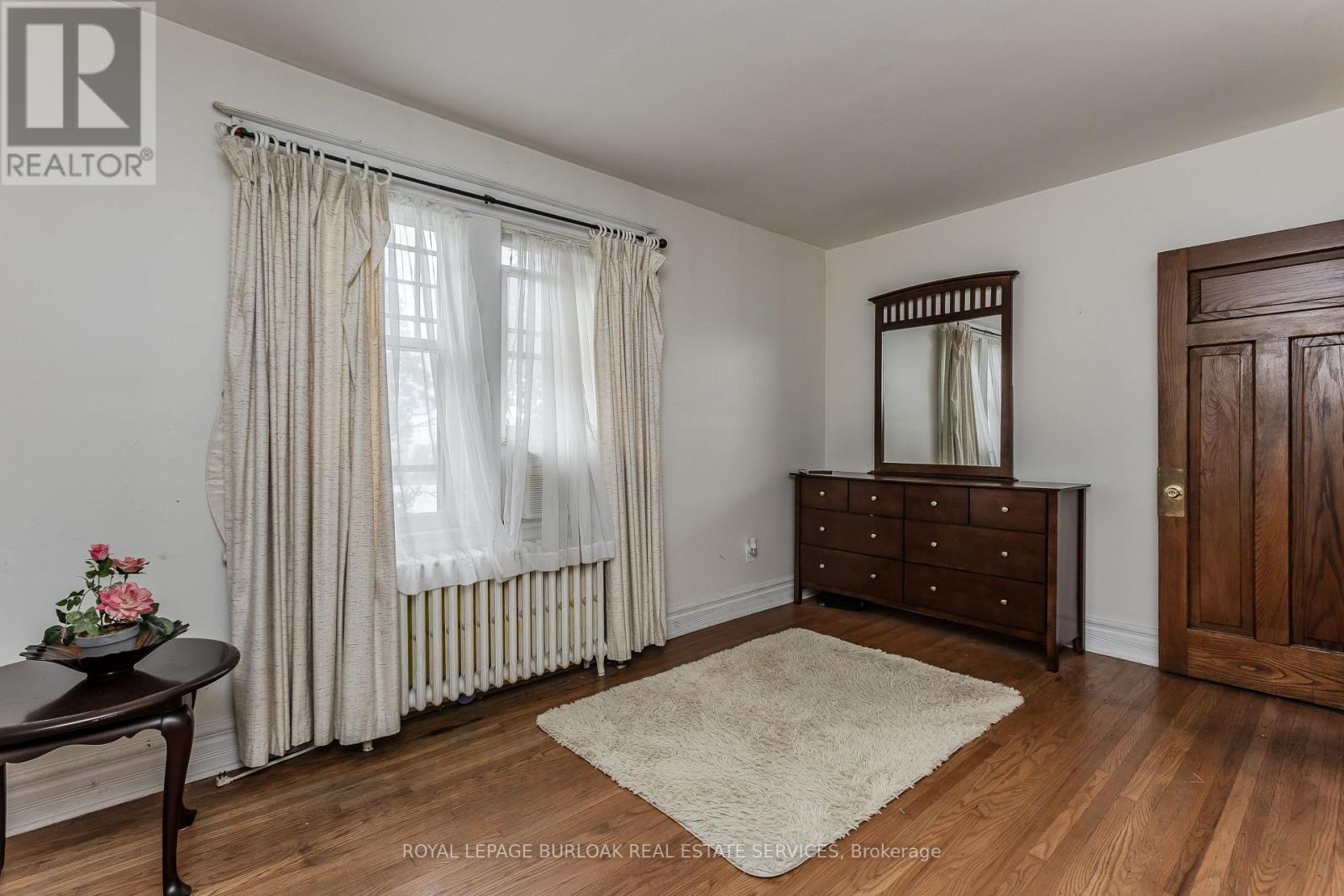 1088 King Street E Property Photo 27