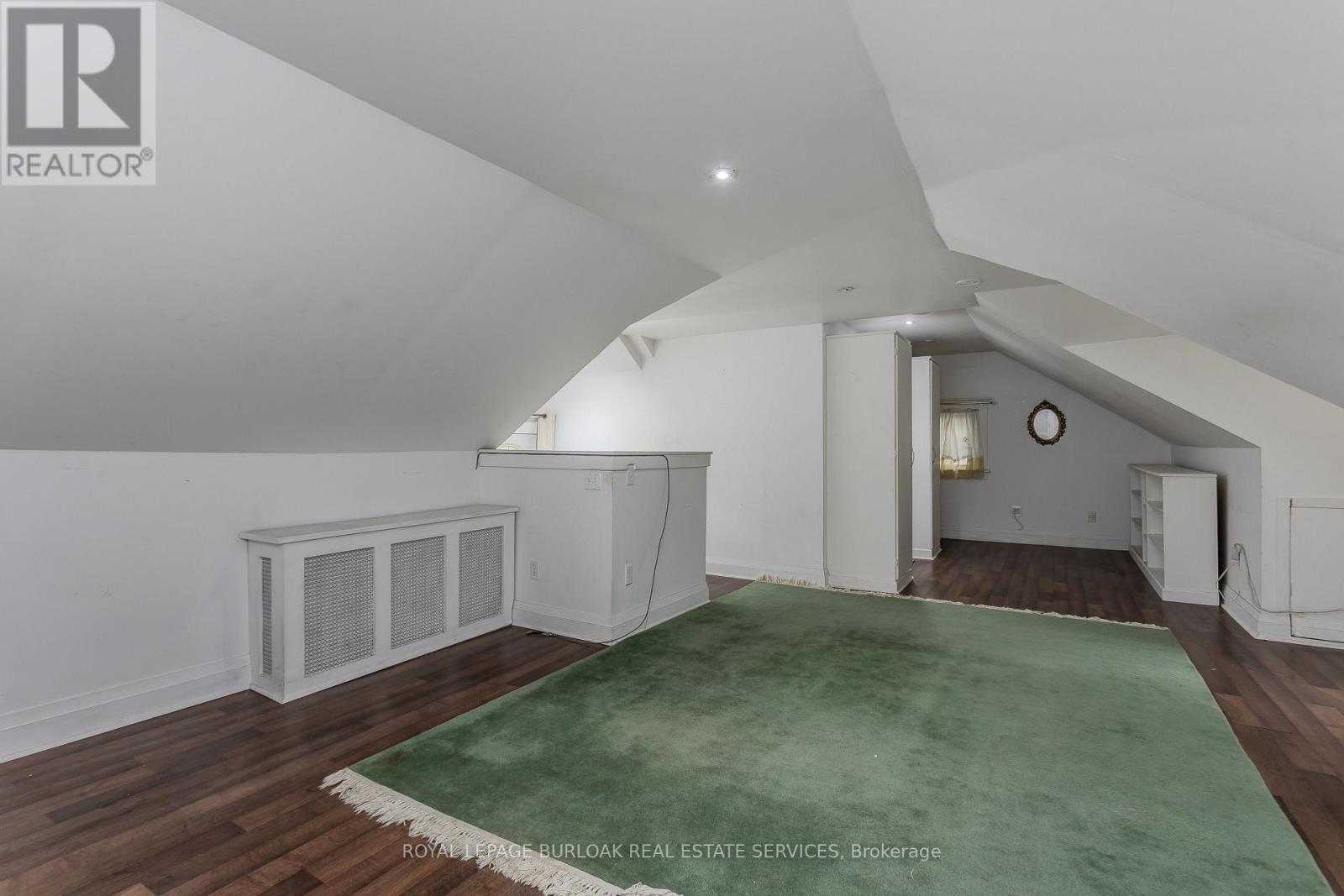 1088 King Street E Property Photo 38