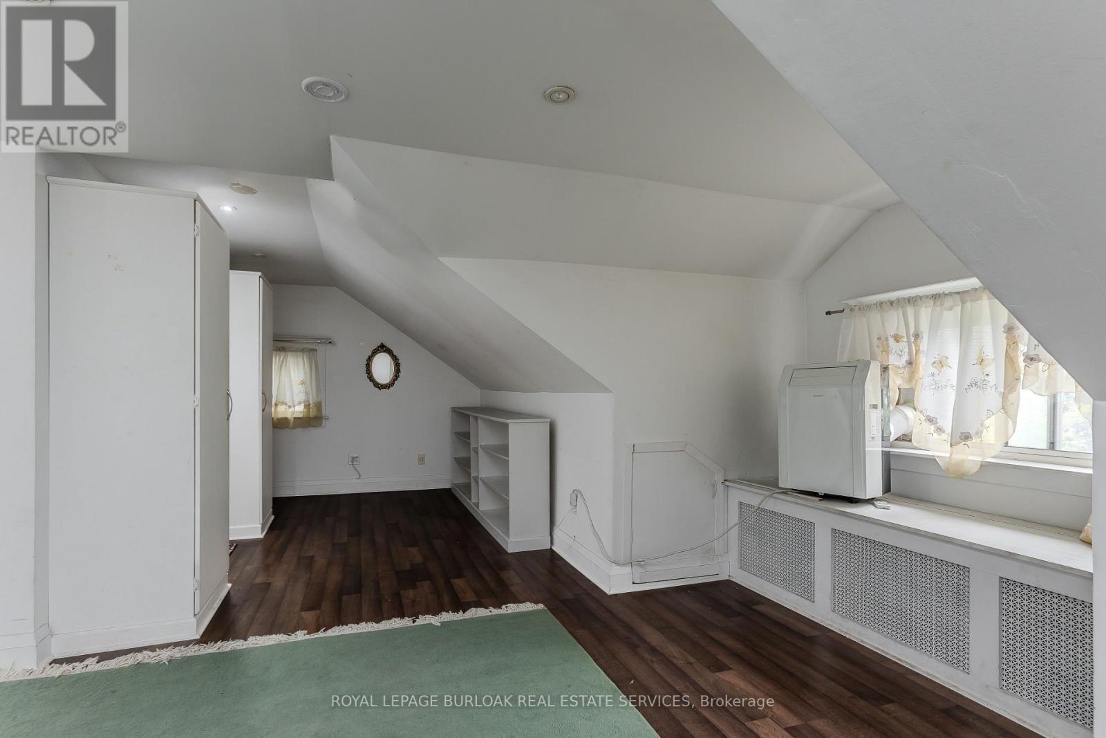 1088 King Street E Property Photo 39