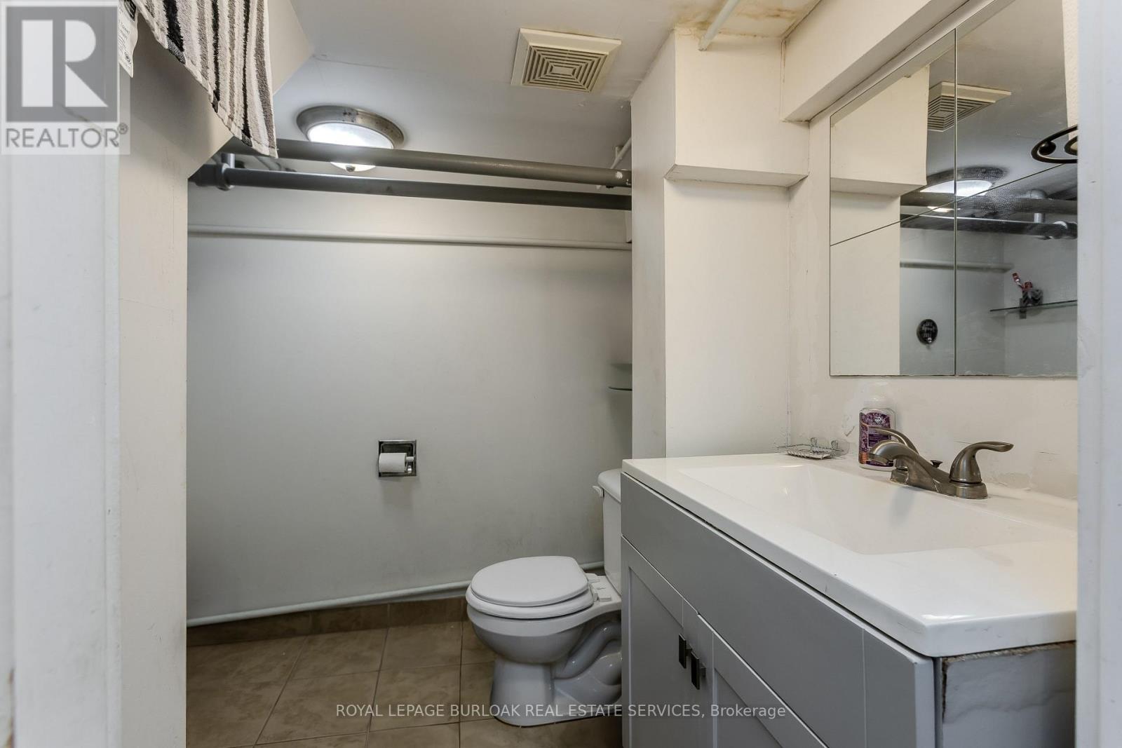 1088 King Street E Property Photo 44