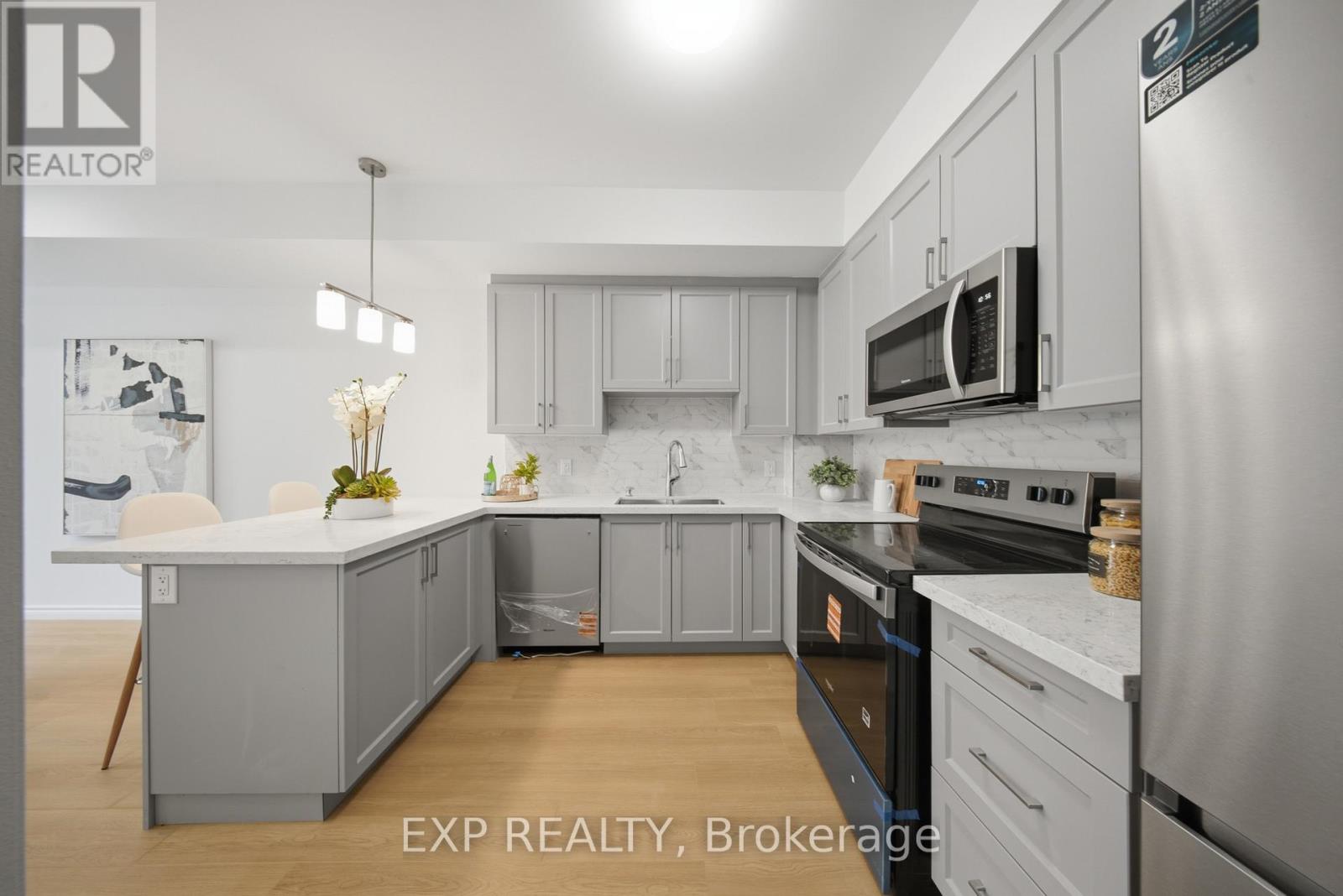 10 - 2 Slessor Boulevard Property Photo 15