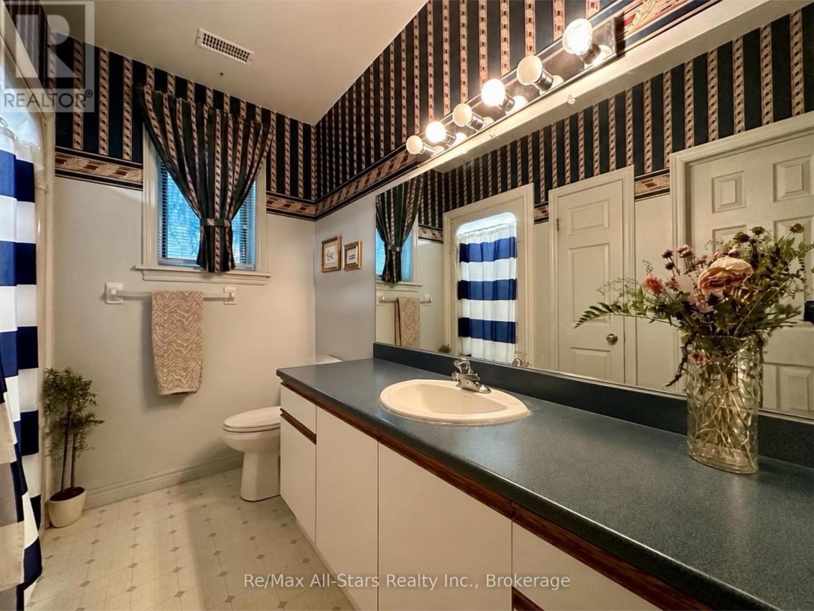 3 Governors Drive Property Photo 26