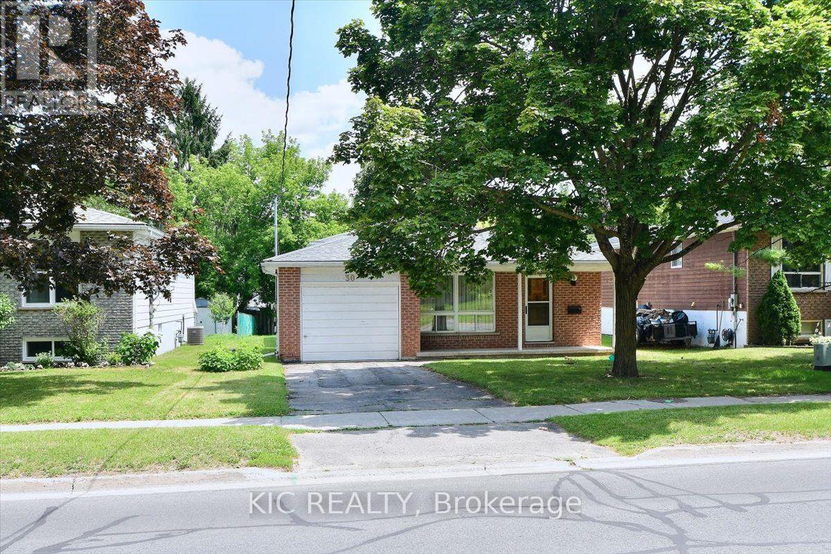 30 KAWARTHA HEIGHTS BOULEVARD Property Photo 1