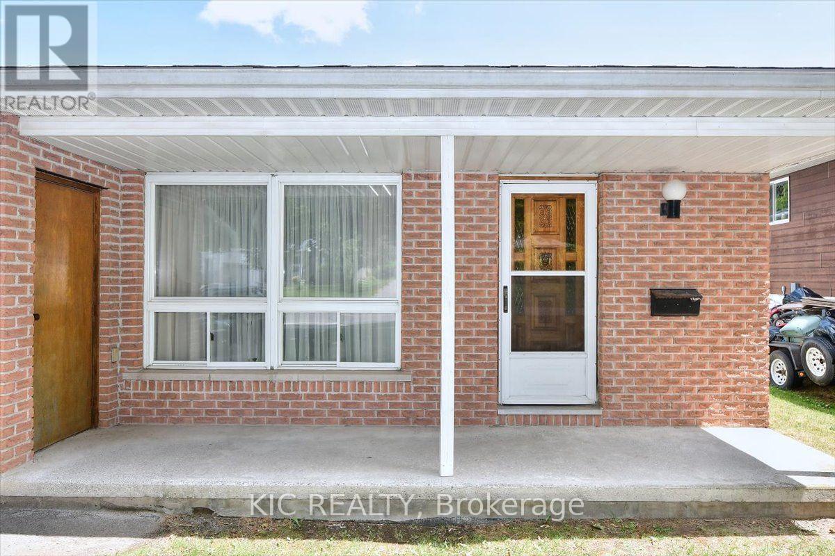 30 Kawartha Heights Boulevard Property Photo 5