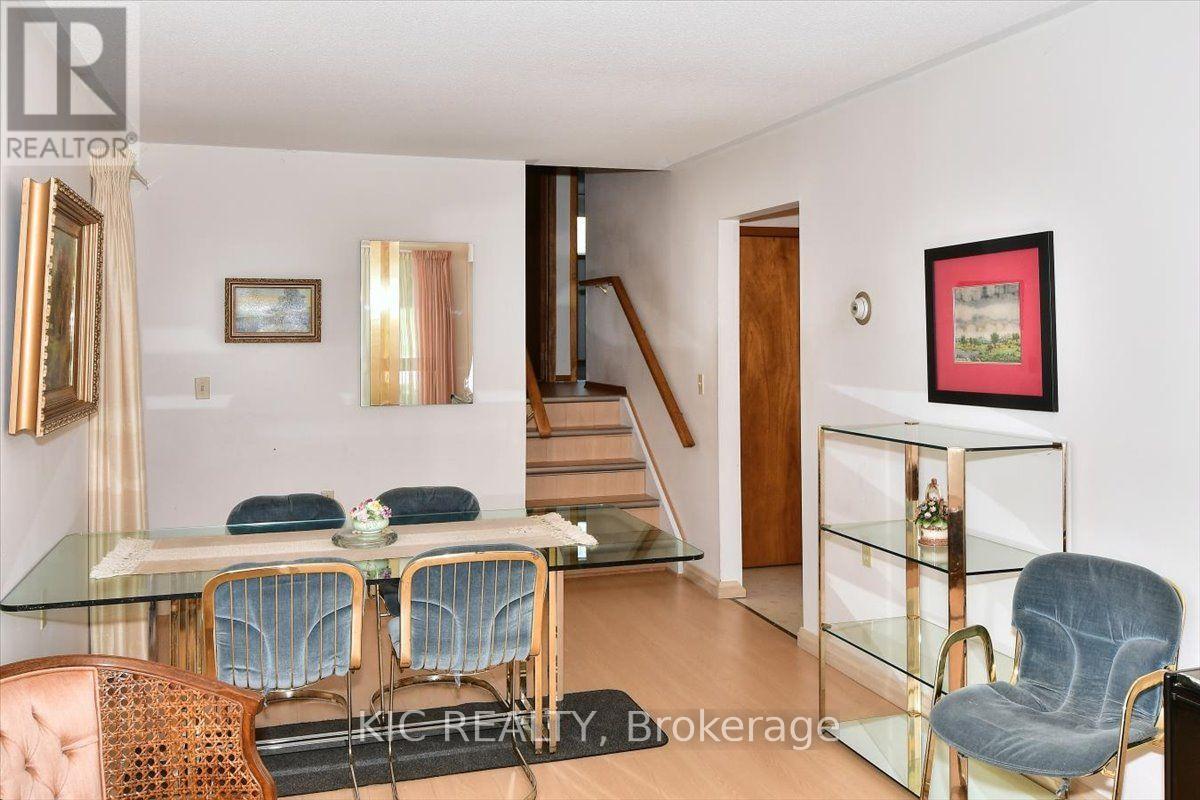 30 Kawartha Heights Boulevard Property Photo 8