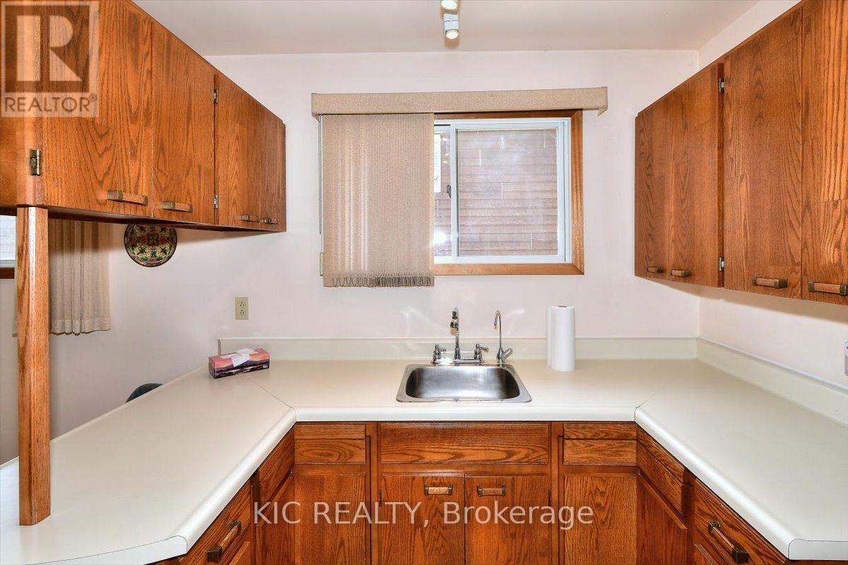 30 Kawartha Heights Boulevard Property Photo 13