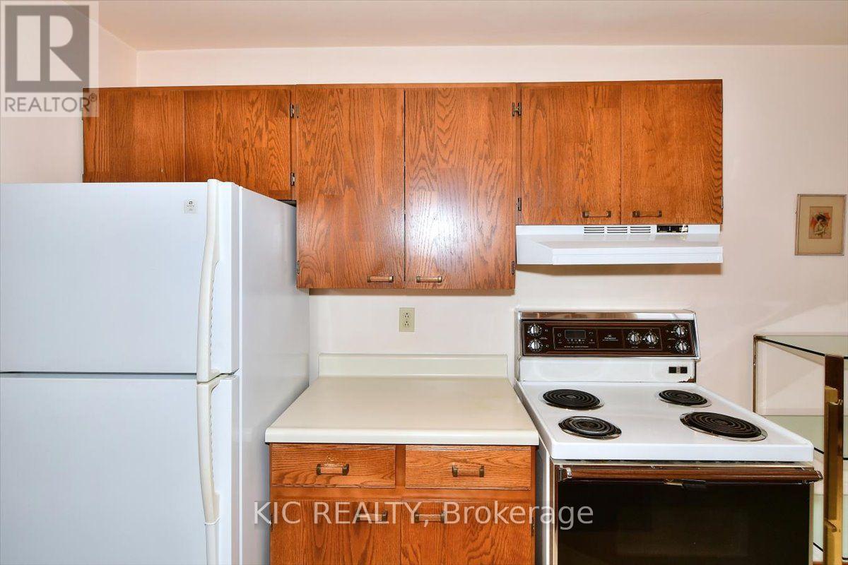 30 Kawartha Heights Boulevard Property Photo 14