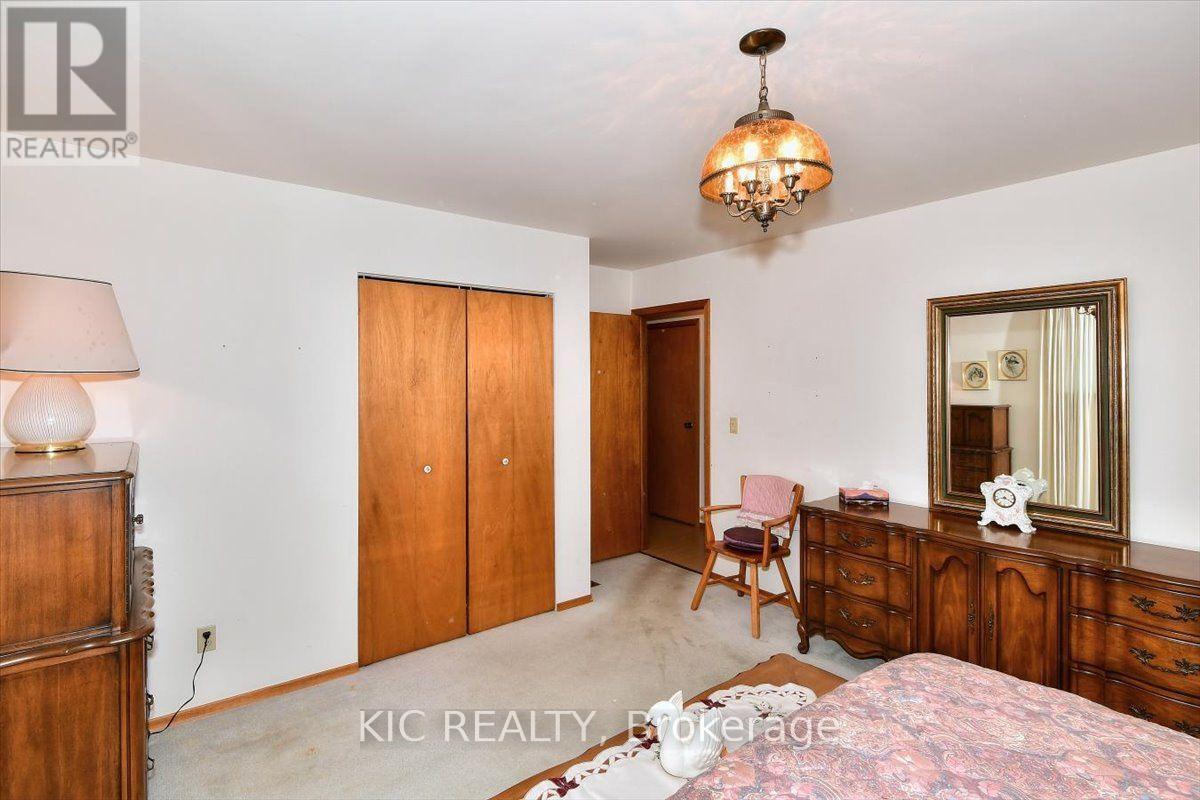 30 Kawartha Heights Boulevard Property Photo 16