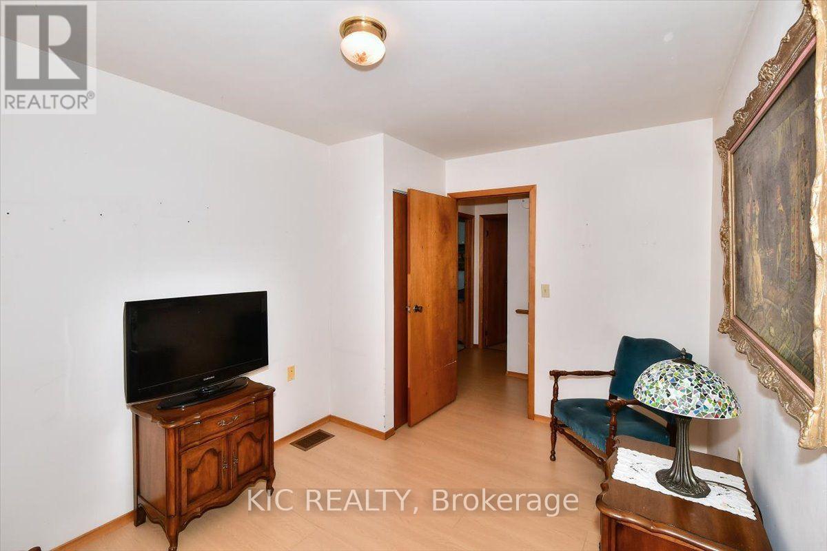 30 Kawartha Heights Boulevard Property Photo 21