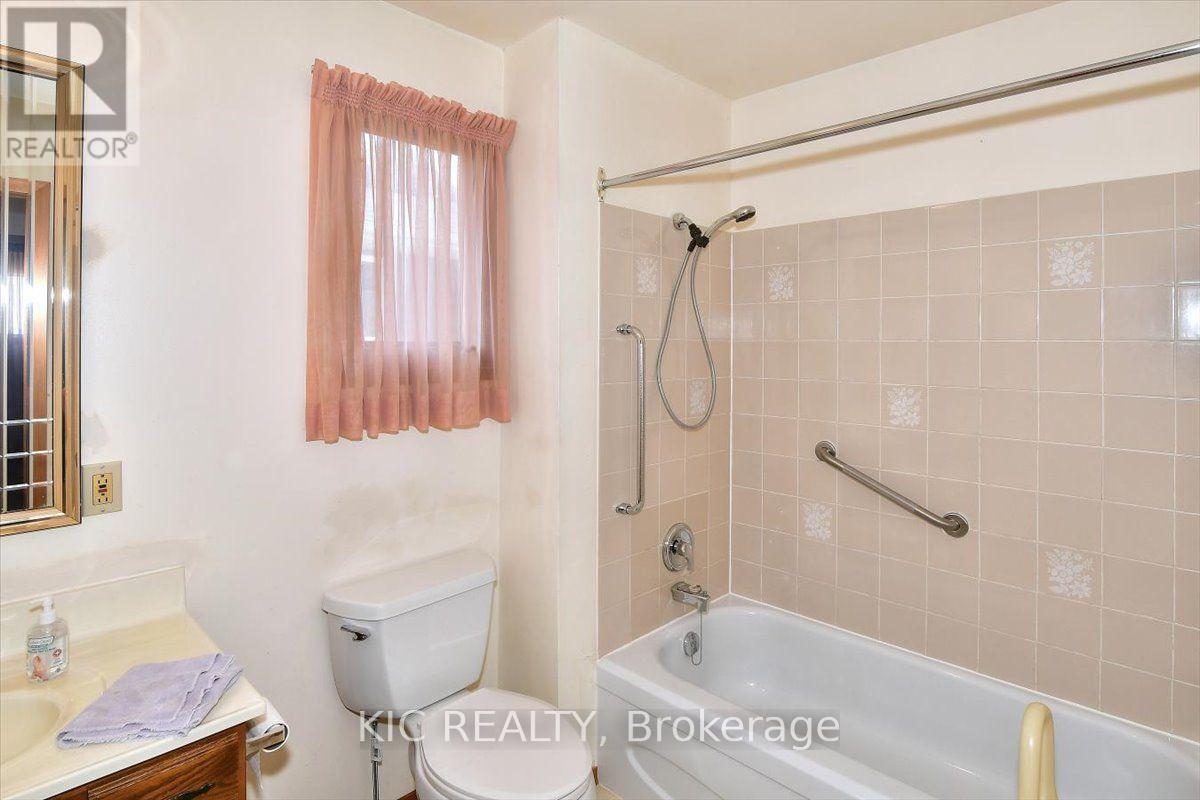 30 Kawartha Heights Boulevard Property Photo 22