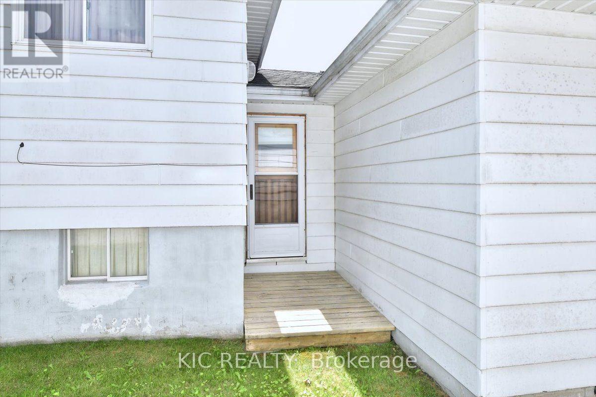 30 Kawartha Heights Boulevard Property Photo 28