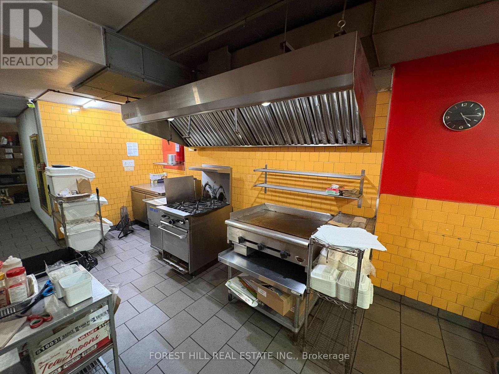 1028 King Street W Property Photo 7