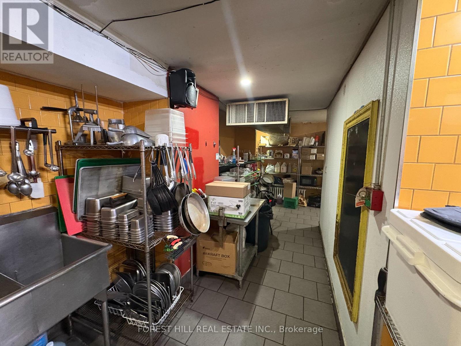 1028 King Street W Property Photo 9