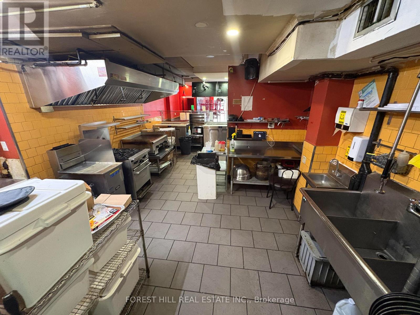1028 King Street W Property Photo 10