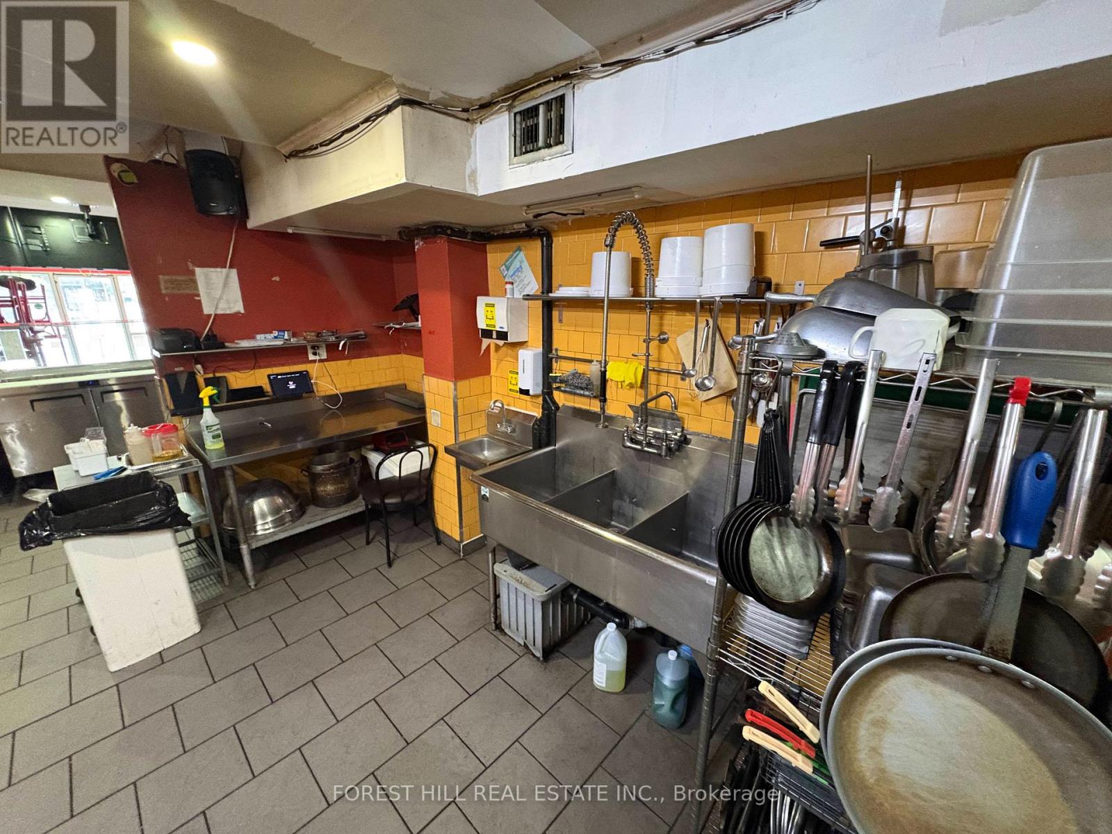 1028 King Street W Property Photo 11