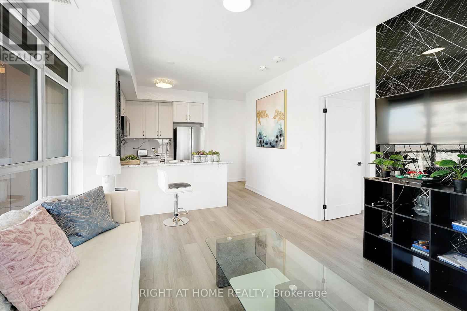 905 - 460 Dundas Street E Property Photo 1