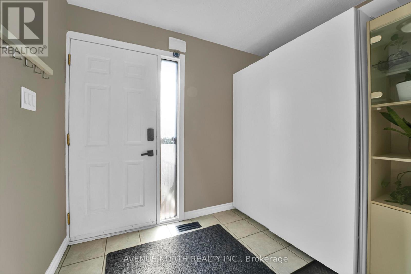 41 - 3520 Downpatrick Road Property Photo 4