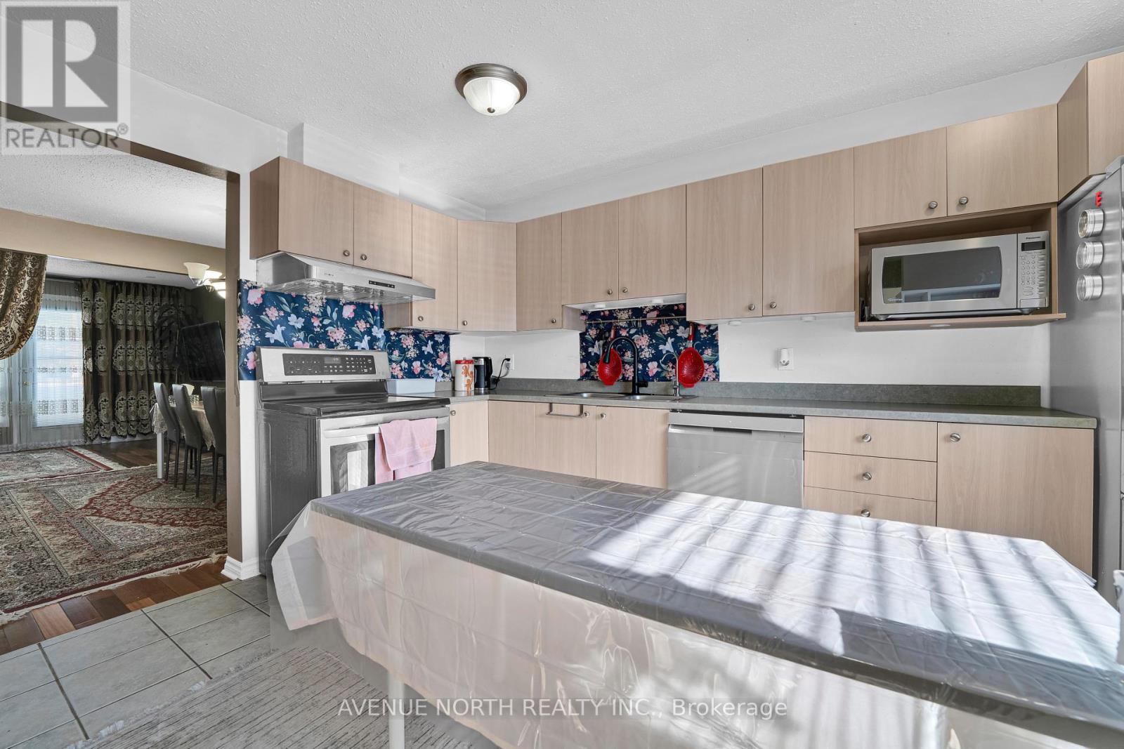 41 - 3520 Downpatrick Road Property Photo 5