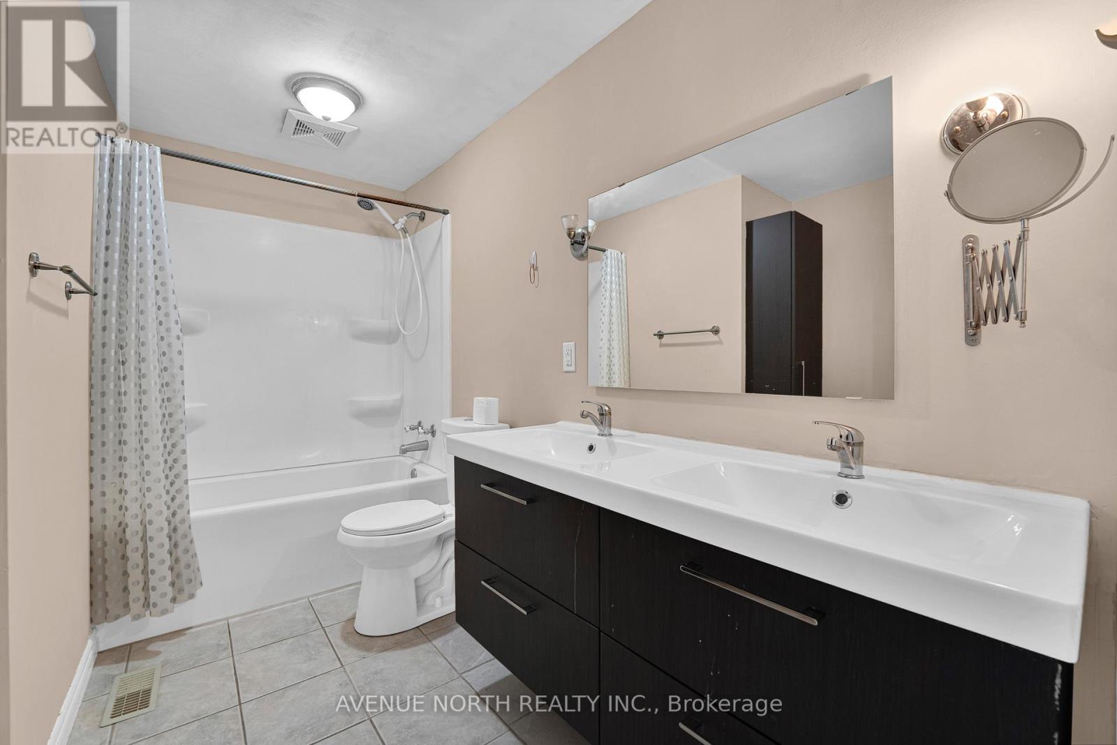 41 - 3520 Downpatrick Road Property Photo 20