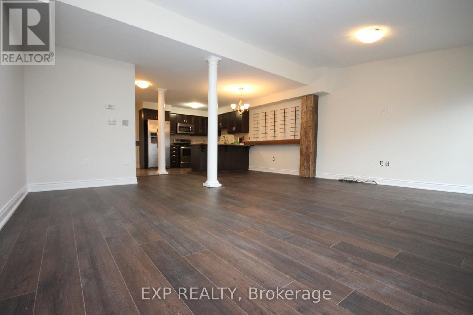 22 Geranium Avenue N Property Photo 4